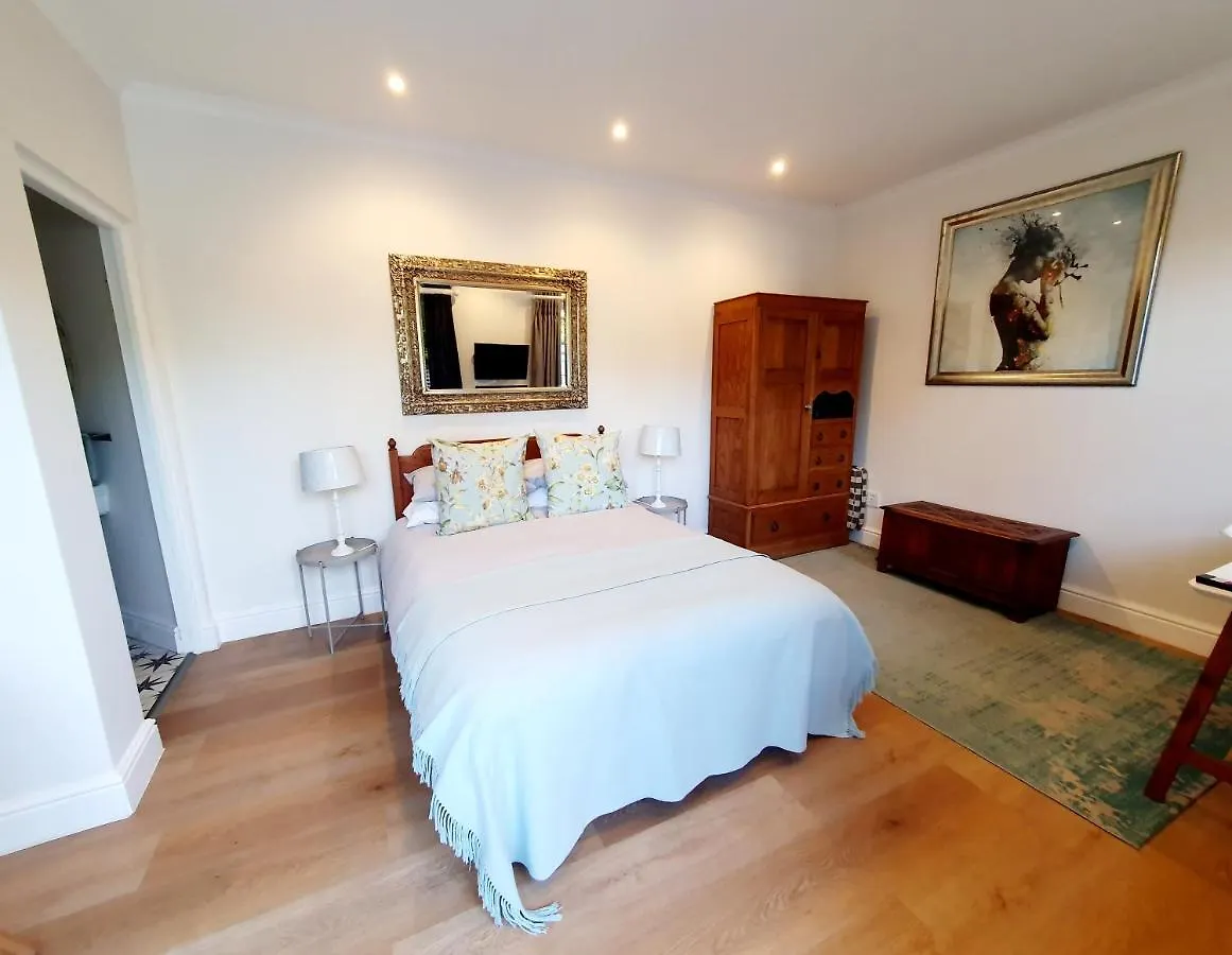 Apartment Oak Self Catering Cottage Cape Town South Africa